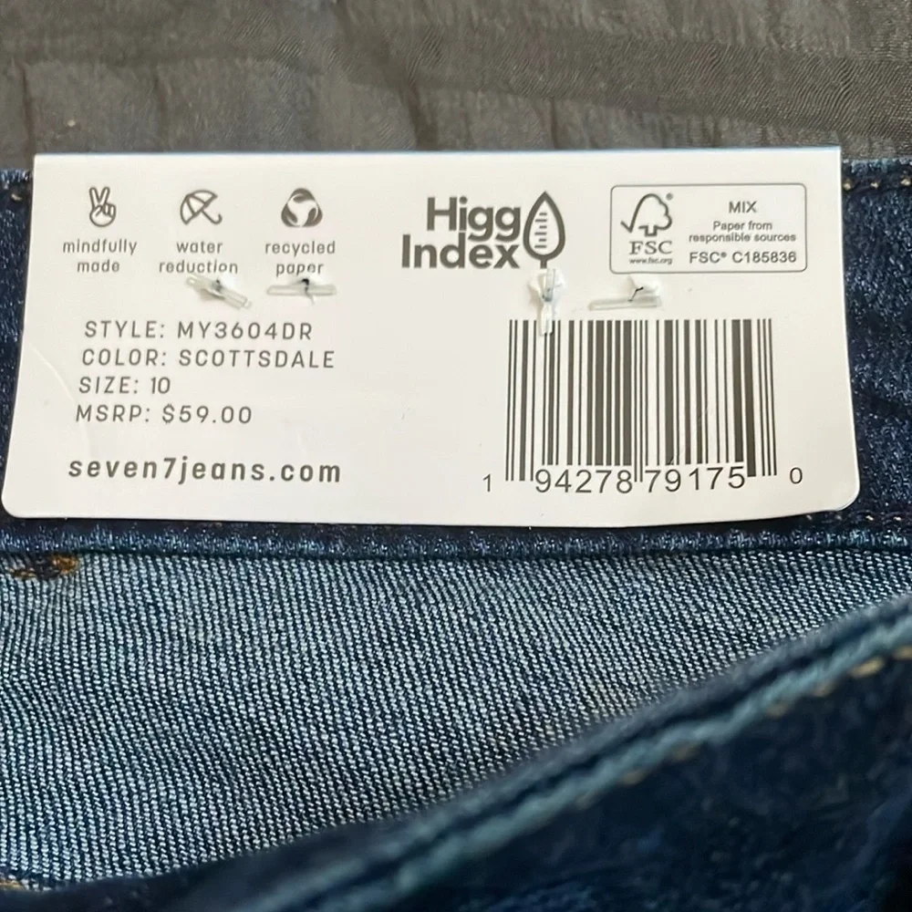 💙SEVEN 7 relaxed mid rise Bermuda Jean shorts.  10 - Picture 8 of 8